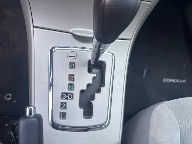 2011 Toyota Corolla 4dr Sdn Auto LE