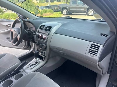 2011 Toyota Corolla 4dr Sdn Auto LE