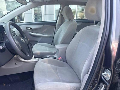 2011 Toyota Corolla 4dr Sdn Auto LE