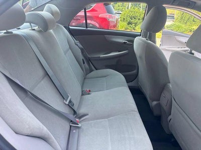 2011 Toyota Corolla 4dr Sdn Auto LE