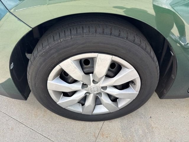 2014 Toyota Corolla 4dr Sdn CVT LE