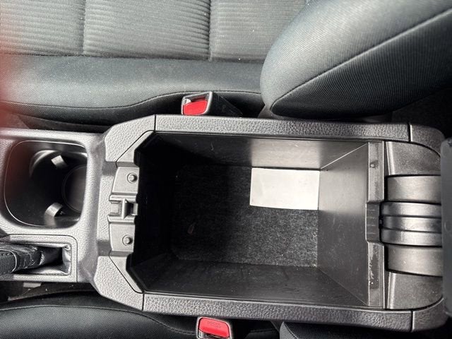 2016 Toyota RAV4 AWD 4dr LE