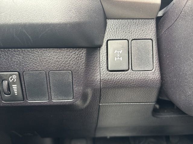 2016 Toyota RAV4 AWD 4dr LE