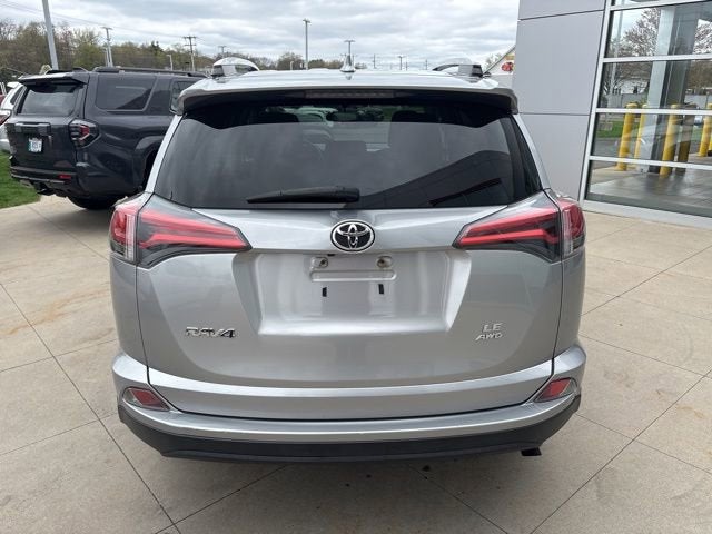 2016 Toyota RAV4 AWD 4dr LE