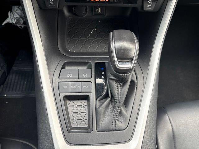 2024 Toyota RAV4 XLE Premium FWD