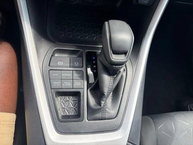 2025 Toyota RAV4 XLE AWD