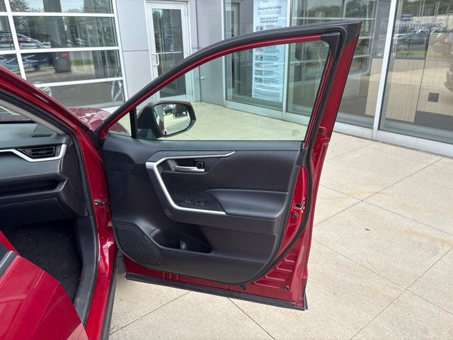 2025 Toyota RAV4 XLE AWD