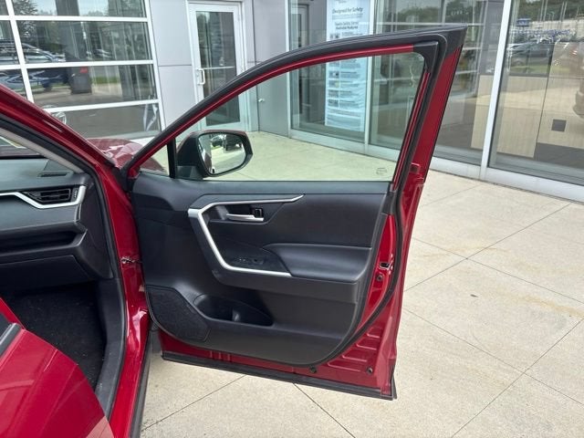 2025 Toyota RAV4 XLE AWD