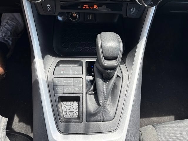 2025 Toyota RAV4 XLE AWD