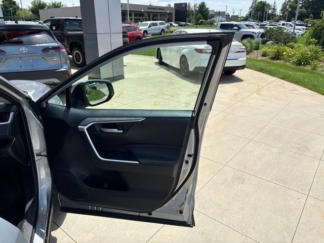 2025 Toyota RAV4 XLE AWD