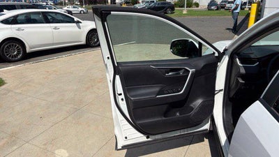 2025 Toyota RAV4 XLE AWD