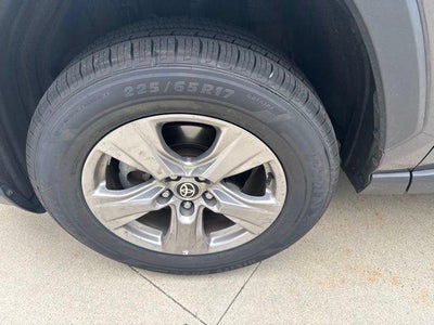 2024 Toyota RAV4 XLE FWD