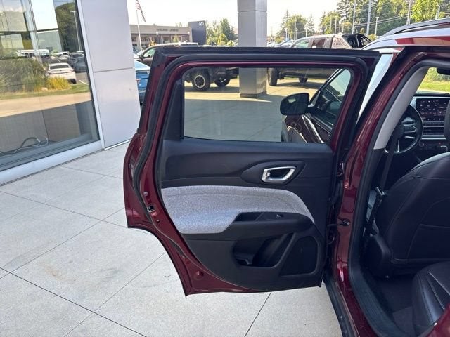 2022 Jeep Compass Latitude Lux