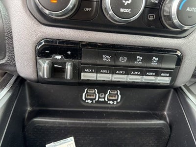 2022 RAM 2500 Big Horn 4x4 Crew Cab 6'4 Box