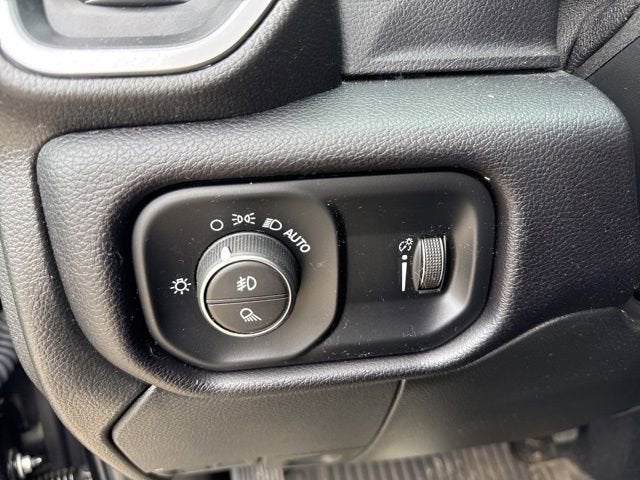 2022 RAM 2500 Big Horn 4x4 Crew Cab 6'4 Box