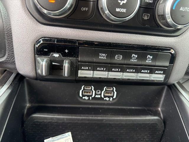 2022 RAM 2500 Big Horn 4x4 Crew Cab 6'4 Box
