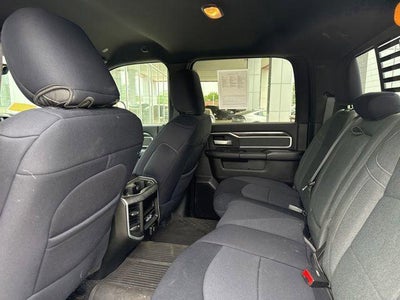 2022 RAM 2500 Big Horn 4x4 Crew Cab 6'4 Box