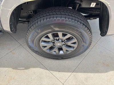 2023 Toyota Tacoma SR5 Double Cab 5' Bed V6 AT
