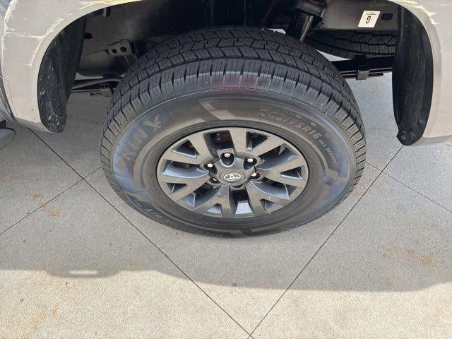 2023 Toyota Tacoma SR5 Double Cab 5' Bed V6 AT