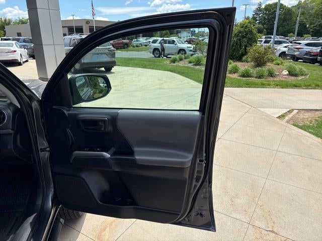 2023 Toyota Tacoma SR5 Double Cab 5' Bed V6 AT