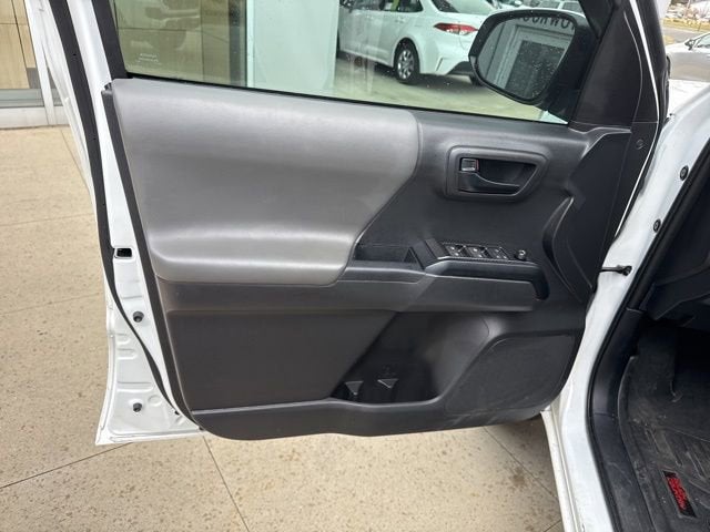 2023 Toyota Tacoma SR Double Cab 5' Bed V6 AT