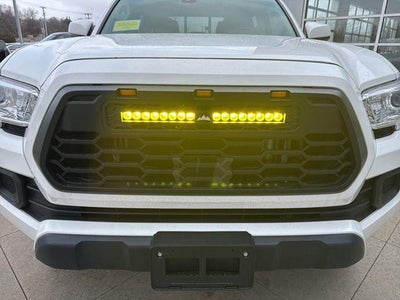 2023 Toyota Tacoma SR Double Cab 5' Bed V6 AT