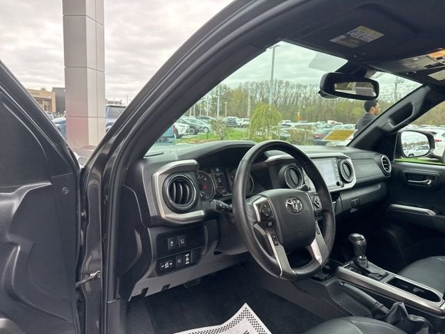 2022 Toyota Tacoma Limited Double Cab 5' Bed V6 AT