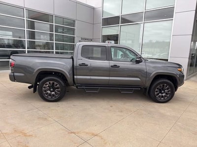 2022 Toyota Tacoma Limited Double Cab 5' Bed V6 AT