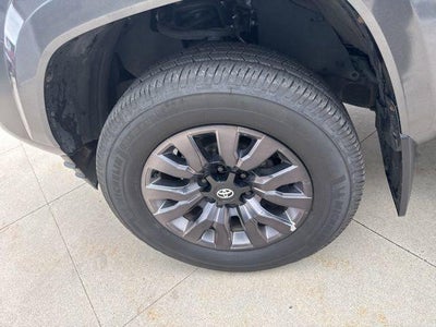 2022 Toyota Tacoma Limited Double Cab 5' Bed V6 AT