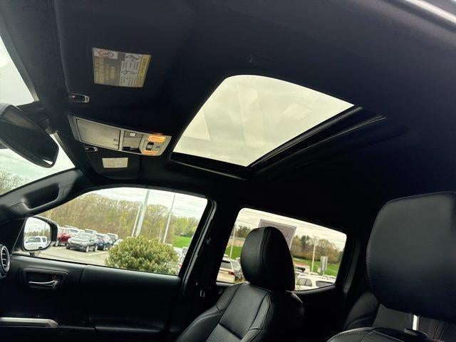 2022 Toyota Tacoma Limited Double Cab 5' Bed V6 AT