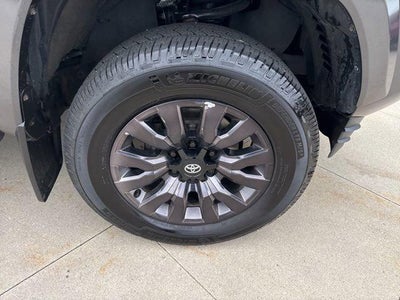 2022 Toyota Tacoma Limited Double Cab 5' Bed V6 AT