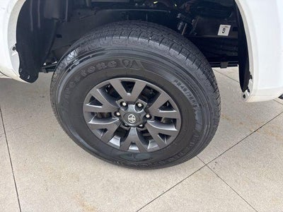2023 Toyota Tacoma SR5 Double Cab 5' Bed V6 AT