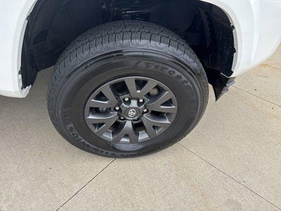 2023 Toyota Tacoma SR5 Double Cab 5' Bed V6 AT