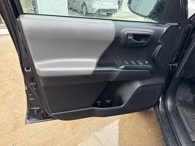 2023 Toyota Tacoma SR Double Cab 5' Bed V6 AT