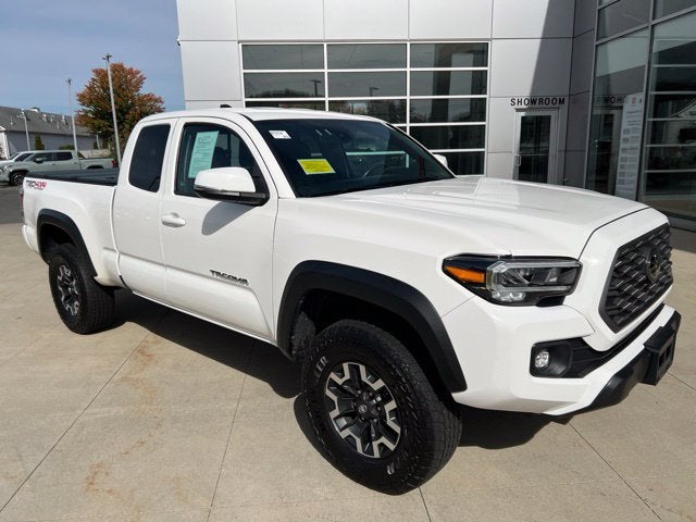 2022 Toyota Tacoma Base