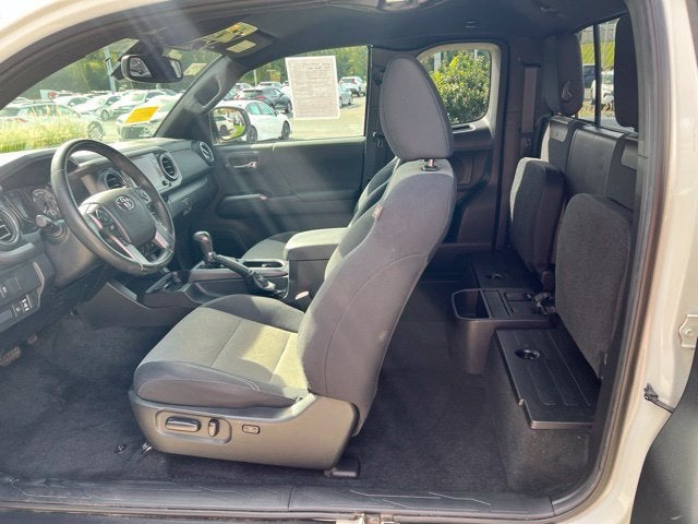 2022 Toyota Tacoma Base