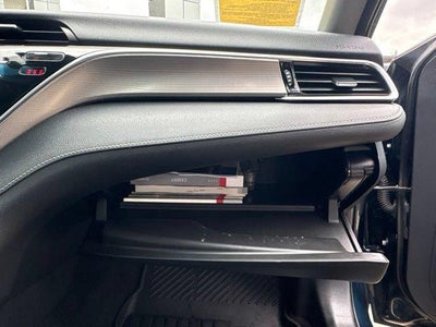 2018 Toyota Camry SE Auto