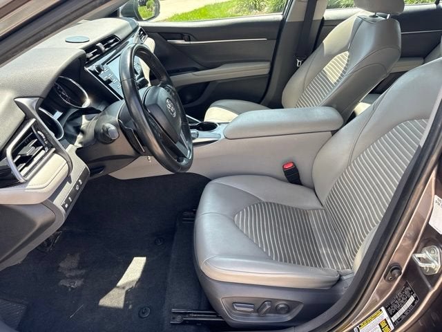 2020 Toyota Camry SE Auto