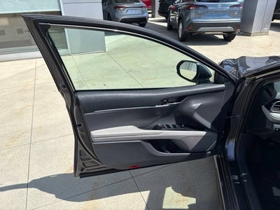2020 Toyota Camry SE Auto