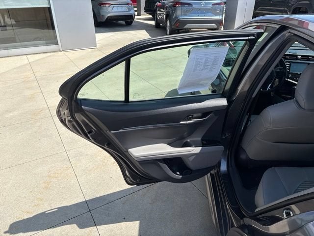 2020 Toyota Camry SE Auto