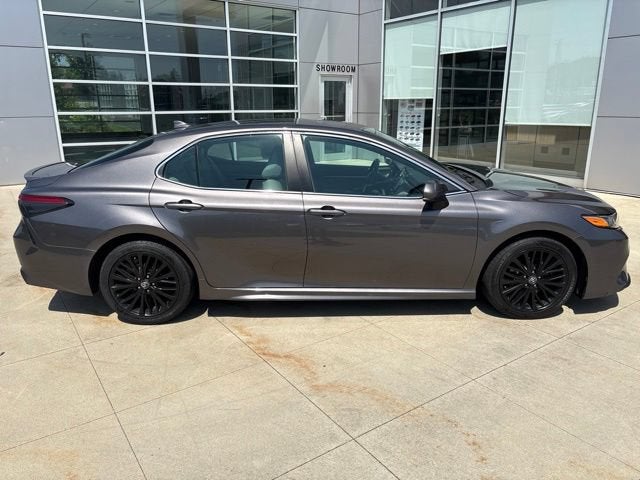 2020 Toyota Camry SE Auto