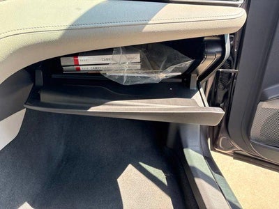 2020 Toyota Camry SE Auto