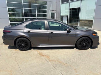 2020 Toyota Camry SE Auto