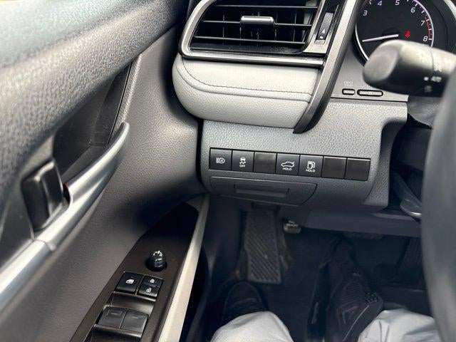 2024 Toyota Camry SE Auto