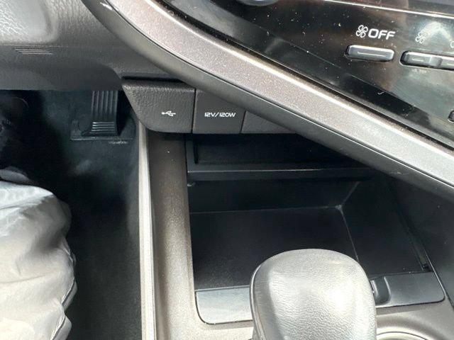 2024 Toyota Camry SE Auto