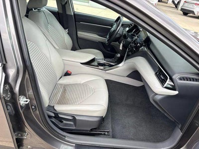 2024 Toyota Camry SE Auto
