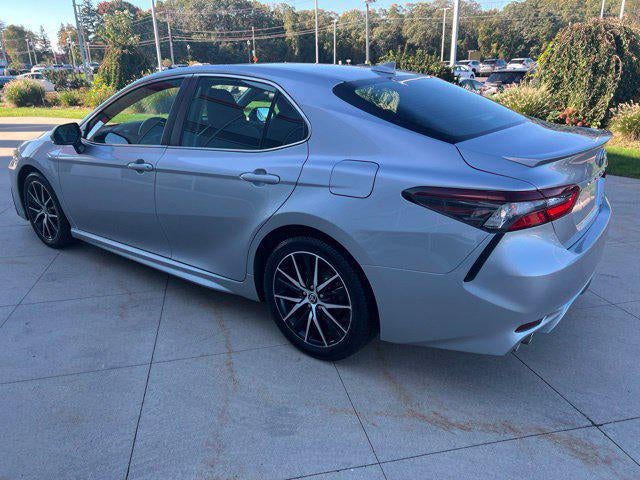 2022 Toyota Camry Hybrid Base