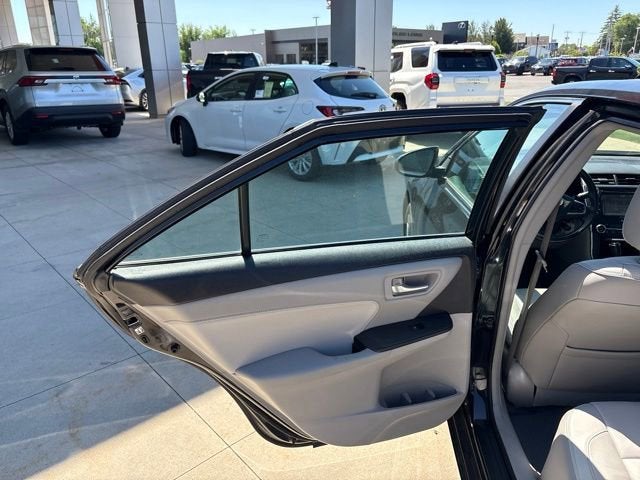 2016 Toyota Camry 4dr Sdn I4 Auto XLE