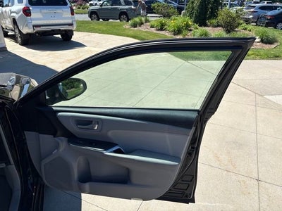2016 Toyota Camry 4dr Sdn I4 Auto XLE