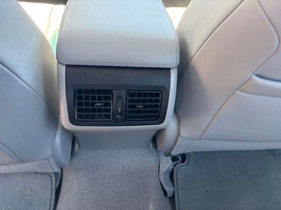 2016 Toyota Camry 4dr Sdn I4 Auto XLE